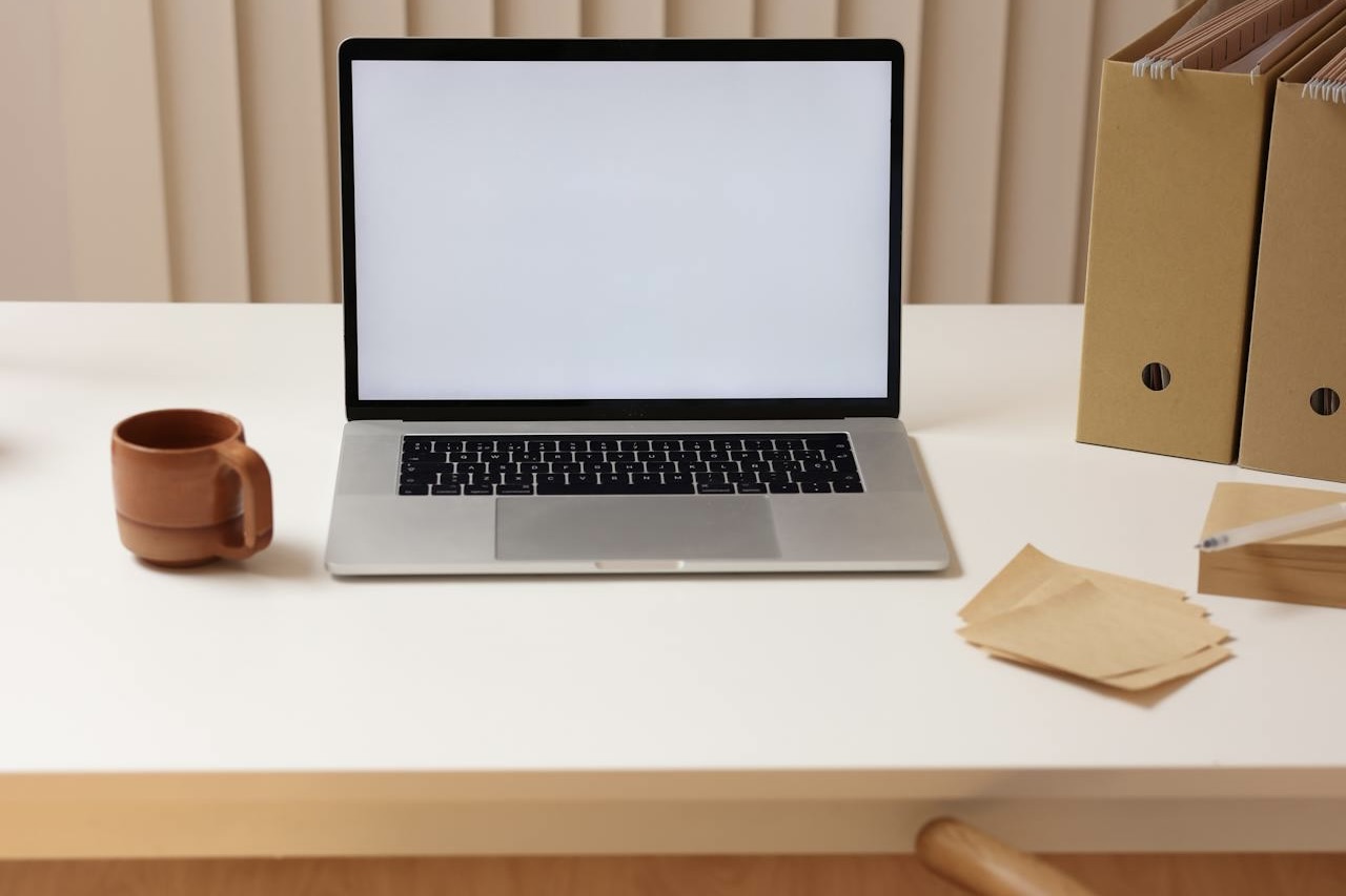 Laptop and Files, by Cup of Couple (Pexels)